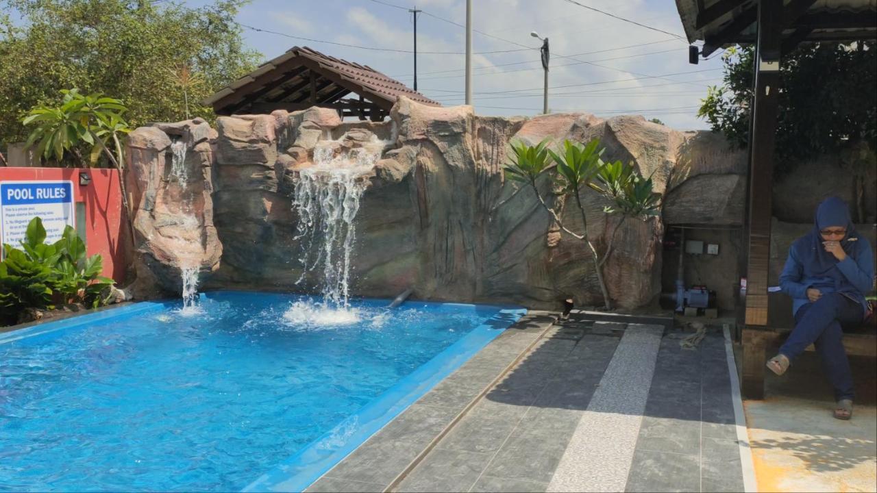 Roemahkoe Holidayhome Malacca Exterior foto