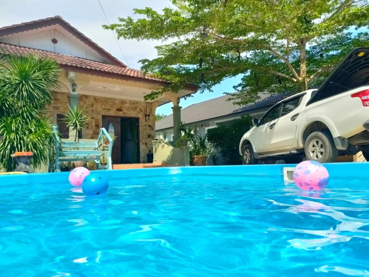 Roemahkoe Holidayhome Malacca Exterior foto