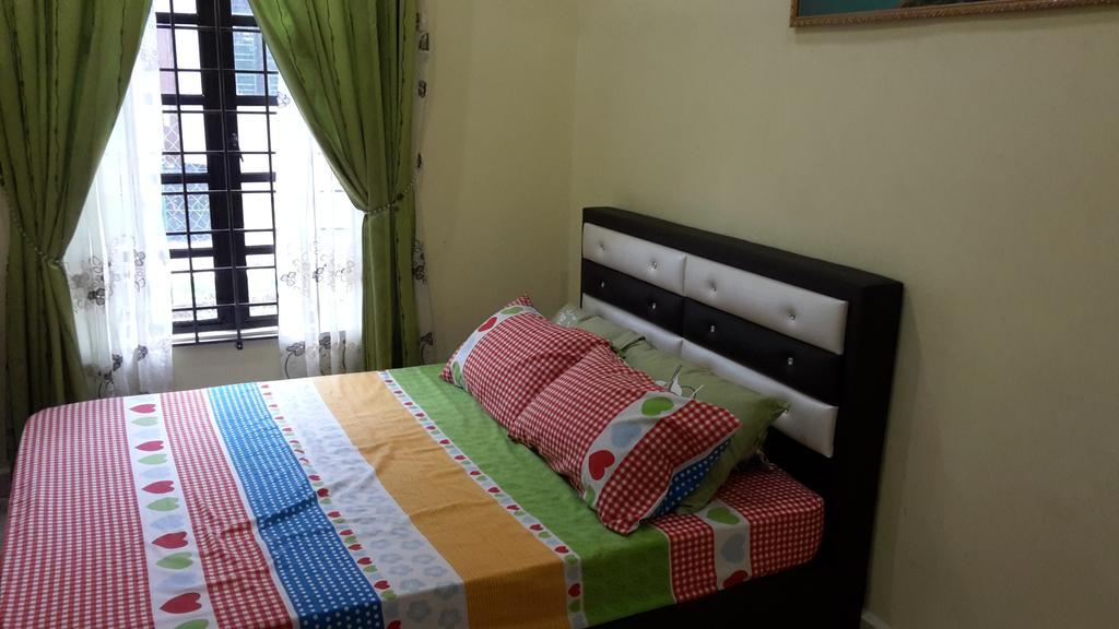 Roemahkoe Holidayhome Malacca Exterior foto